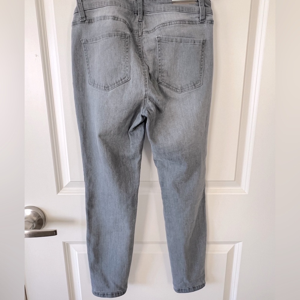 Buffalo Women’s Grey Jeans. Size 4/27. - Picture 5 of 5